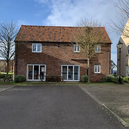 Bay Tree House - The Bay Filey, Sleeps 8, 2 Dogs Welcome Tatil Evi *