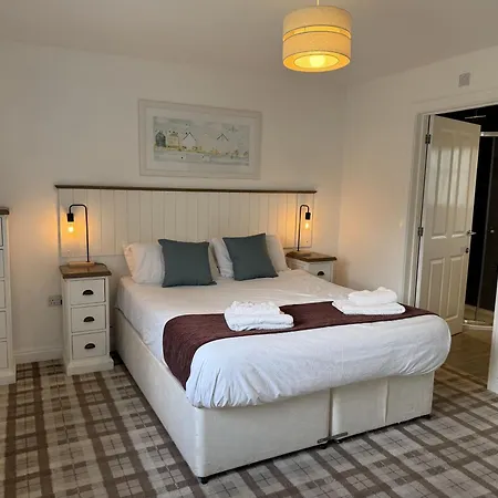 Bay Tree House - The Bay Filey, Sleeps 8, 2 Dogs Welcome Tatil Evi