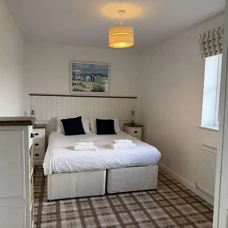 Bay Tree House - The Bay Filey, Sleeps 8, 2 Dogs Welcome Tatil Evi Filey