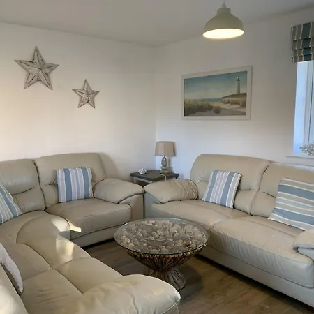 Bay Tree House - The Bay Filey, Sleeps 9, 2 Dogs Welcome
