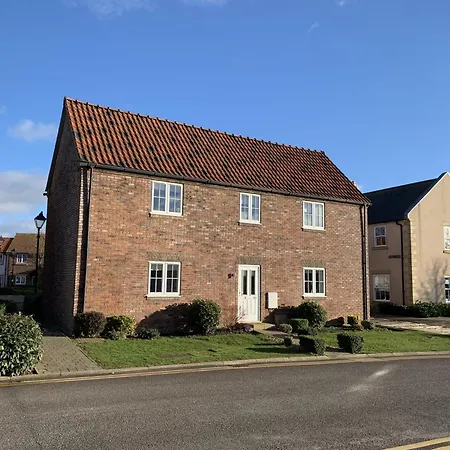 Bay Tree House - The Bay Filey, Sleeps 9, 2 Dogs Welcome *