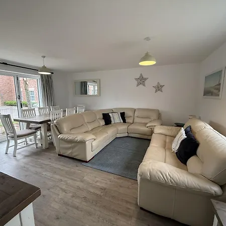 Bay Tree House - The Bay Filey, Sleeps 8, 2 Dogs Welcome Filey