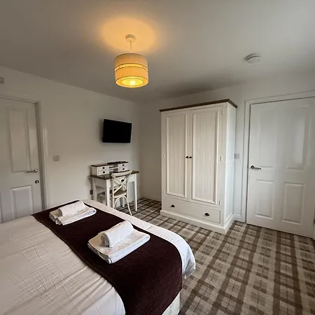 Bay Tree House - The Bay Filey, Sleeps 8, 2 Dogs Welcome * Filey