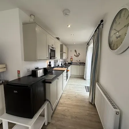 Bay Tree House - The Bay Filey, Sleeps 8, 2 Dogs Welcome *