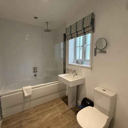 Bay Tree House - The Bay Filey, Sleeps 8, 2 Dogs Welcome *