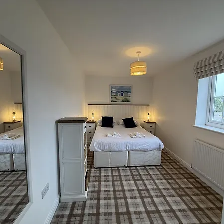 Bay Tree House - The Bay Filey, Sleeps 8, 2 Dogs Welcome Filey